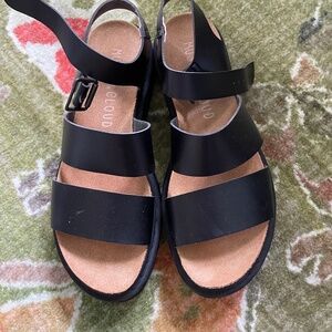 Nordstrom Brand Lug Sandals Size 40 Made in Spain, Black